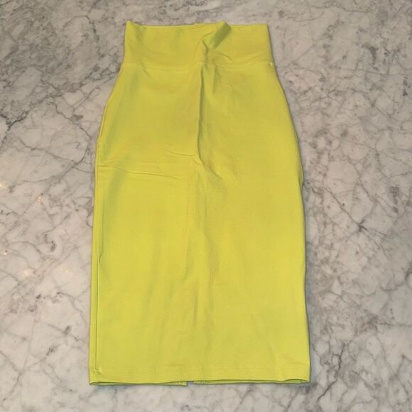 NWT BEBE NEON SKIRT XXS - Picture 1 of 8